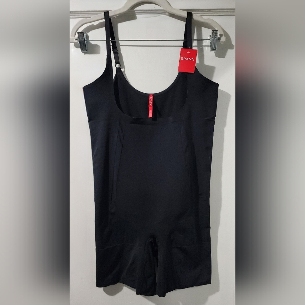 🌷SPANX Plus OnCore Open-Bust Mid-Thigh Black Shapewear Bodysuit size 2X🌸